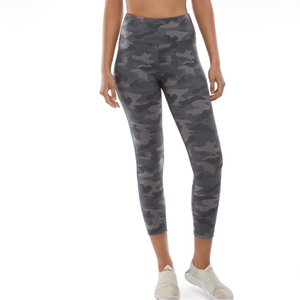 Danskin Gray Camo Leggings Size M